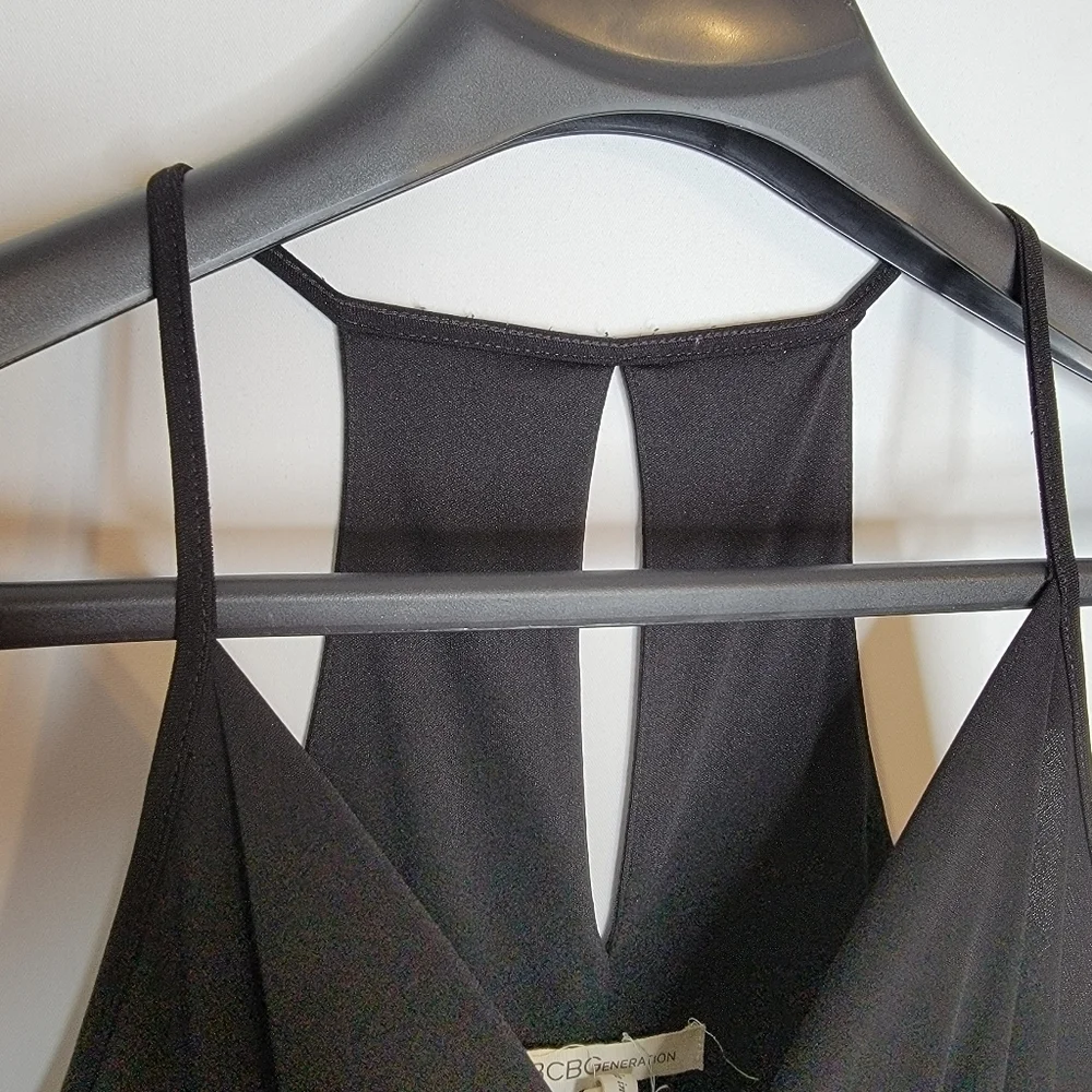 BCBGeneration Sleeveless Drape Pocket Midi Dress - Picture 7 of 12